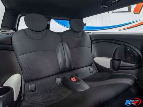 Used 2014 MINI Cooper Clubman S image 19