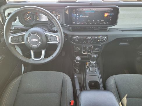Used 2024 Jeep Wrangler Sahara image 16