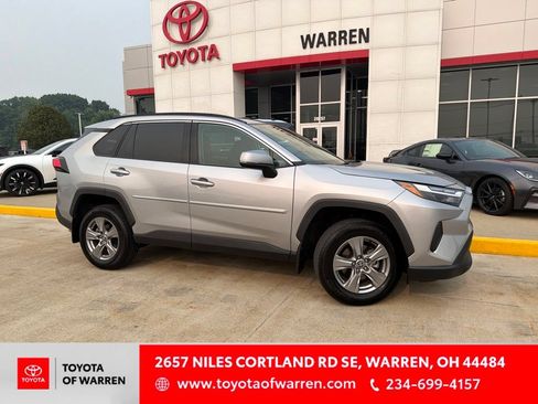 Used 2024 Toyota RAV4 XLE w/ Convenience Package FWD image 1