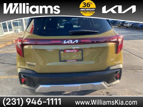 Used 2024 Kia Seltos SX image 11