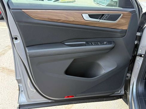 New 2026 Volkswagen Atlas SE image 6