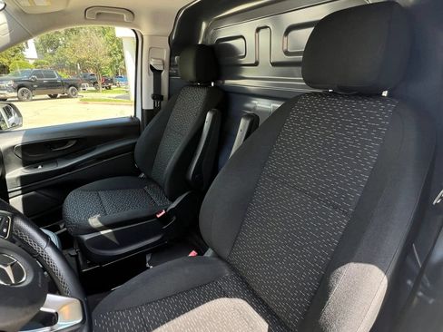 Used 2023 Mercedes-Benz Metris image 23