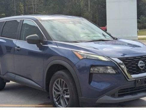 Used 2023 Nissan Rogue S image 1