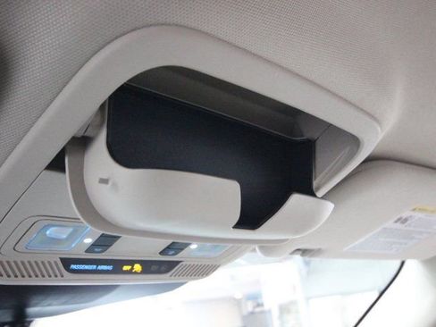 Used 2022 Ford Explorer XLT w/ Equipment Group 202A image 29