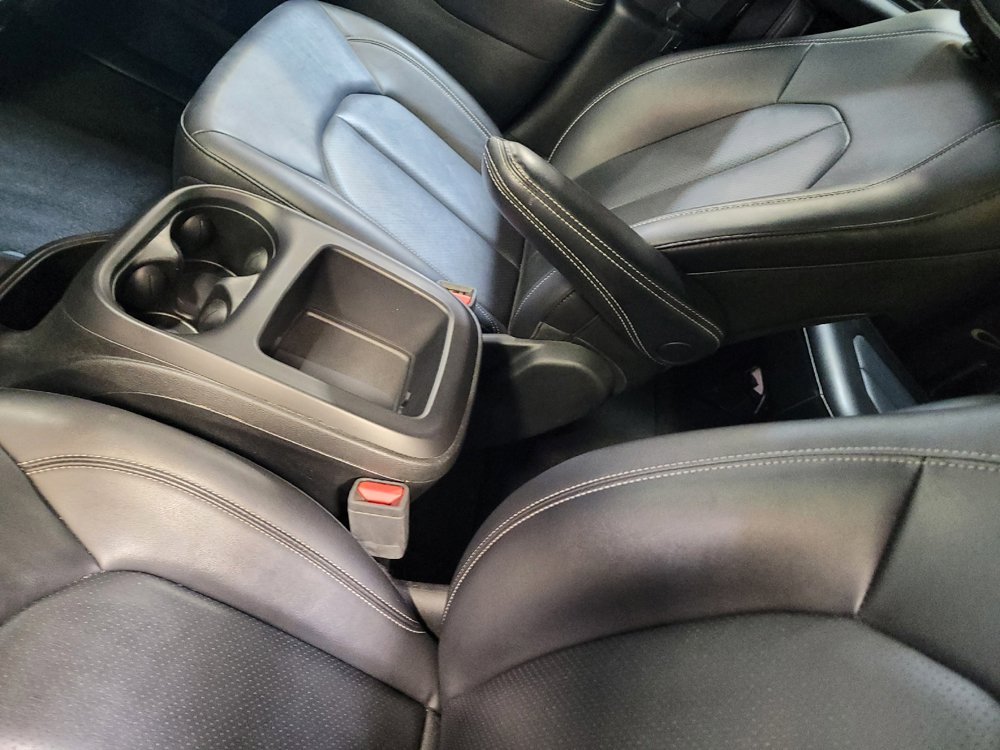 Used 2025 Chrysler Pacifica Select FWD image 26