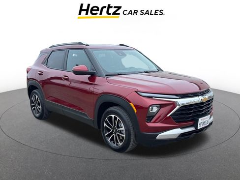 Used 2025 Chevrolet TrailBlazer LT image 1
