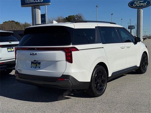 Used 2026 Kia Carnival SX w/ SX Dark Edition Package image 3