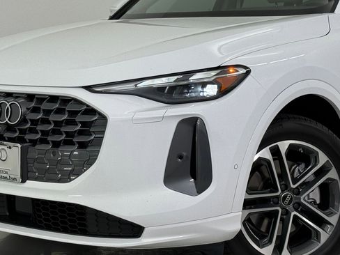 New 2025 Audi Q5 Premium image 11