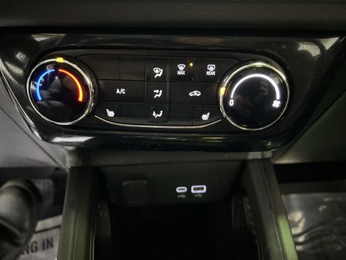 Used 2024 Chevrolet TrailBlazer LT w/ LT Cold Weather Package image 20