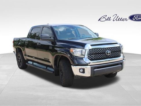 Used 2020 Toyota Tundra SR5 w/ SR5 Upgrade Package image 3