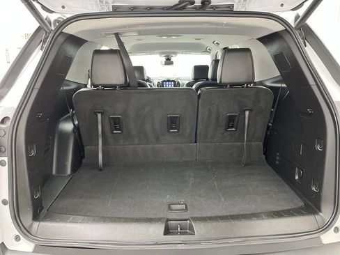 Certified 2020 Chevrolet Traverse LT w/ LT Premium Package AWD/4WD image 32
