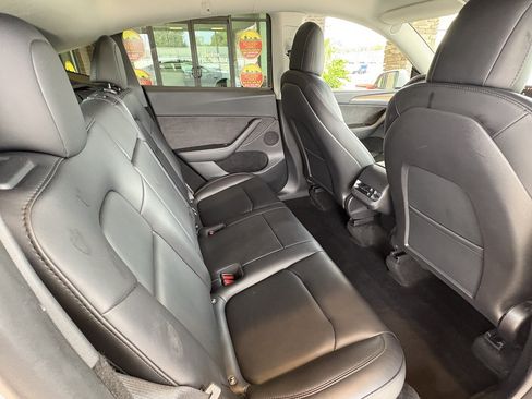 Used 2023 Tesla Model Y Long Range AWD/4WD image 27
