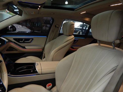 Used 2023 Mercedes-Benz S 500 4MATIC w/ Warmth & Comfort Package image 20