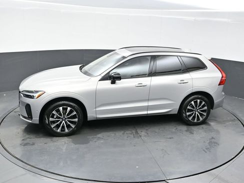Used 2025 Volvo XC60 B5 Plus AWD/4WD image 33