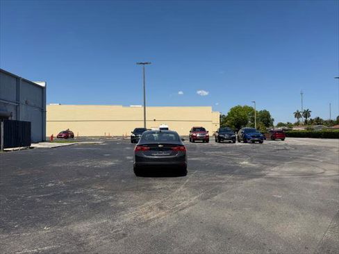 Used 2023 Chevrolet Malibu LT image 4