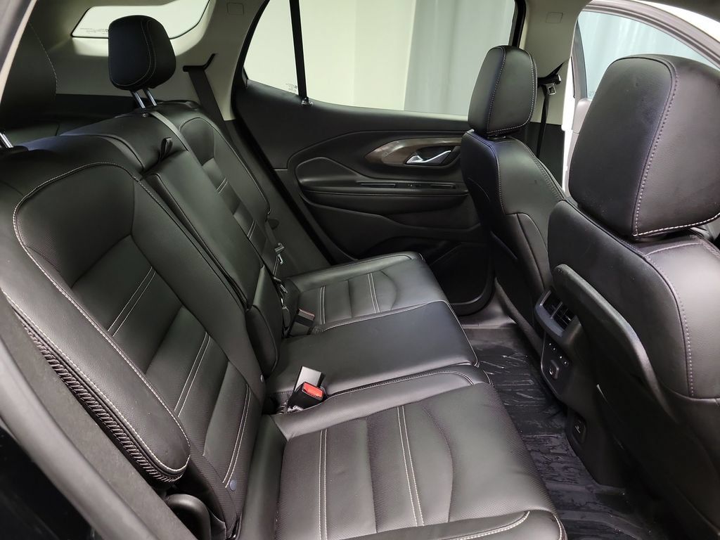 Used 2022 GMC Terrain Denali w/ LPO, Floor Liner Package AWD/4WD image 32