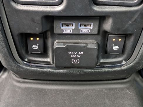 Used 2018 Jeep Grand Cherokee Limited image 18