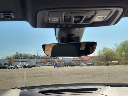 Used 2021 Chevrolet Silverado 1500 LTZ w/ Technology Package AWD/4WD image 29