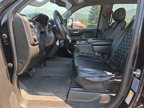 Used 2022 Chevrolet Silverado 2500 Custom w/ Custom Value Package AWD/4WD image 19
