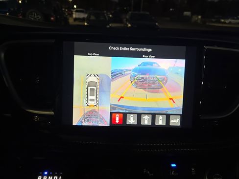 New 2026 Chrysler Pacifica Select image 12