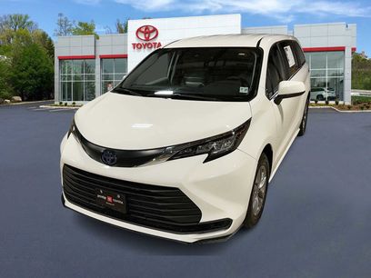 Certified 2022 Toyota Sienna LE