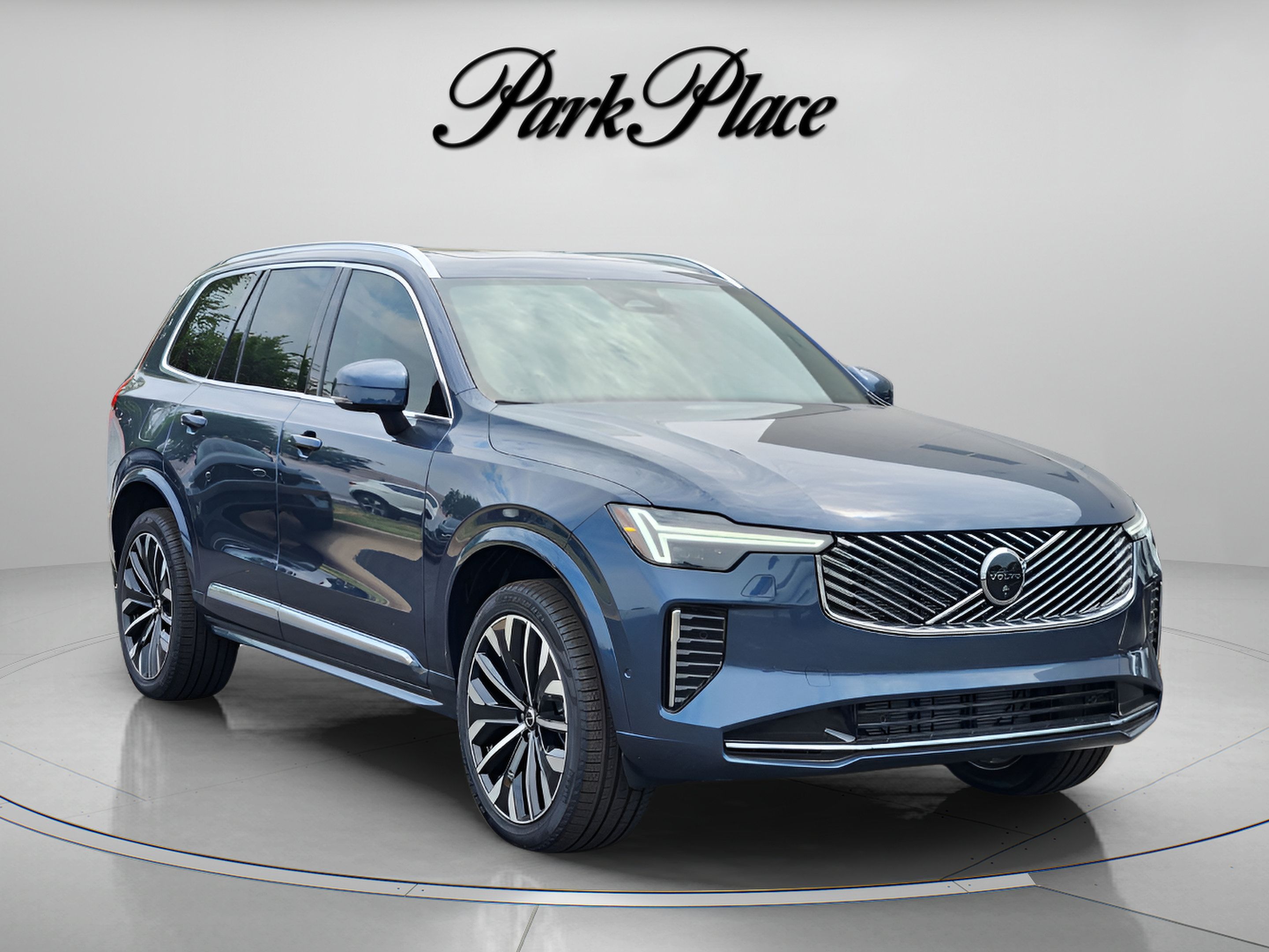 Used 2026 Volvo XC90 B6 Plus w/ Protection Package Premier AWD/4WD image 8