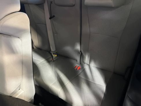 Used 2022 Toyota Highlander L image 15