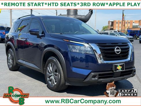 Used 2025 Nissan Pathfinder SV FWD image 1