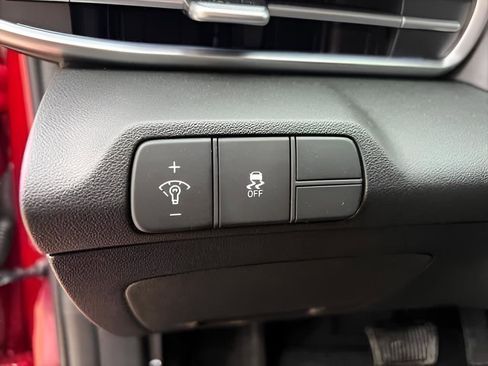 Used 2025 Hyundai Elantra Sport image 13