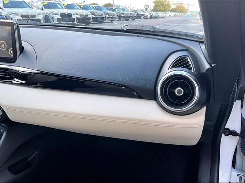 Used 2018 FIAT 124 Spider Lusso image 21