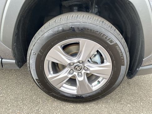 Used 2025 Toyota RAV4 XLE image 17