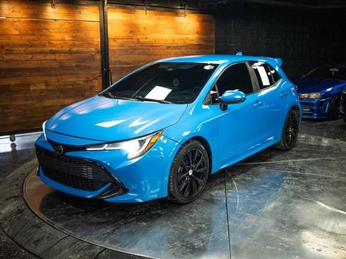 Used 2020 Toyota Corolla SE w/ Carpet Mat Package FWD image 2