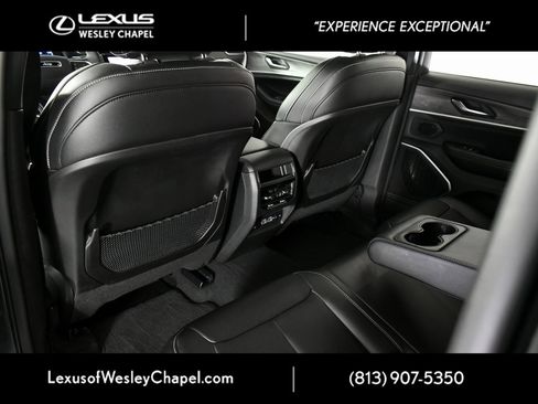 Used 2024 Jeep Grand Cherokee Limited w/ Black Appearance Package image 23