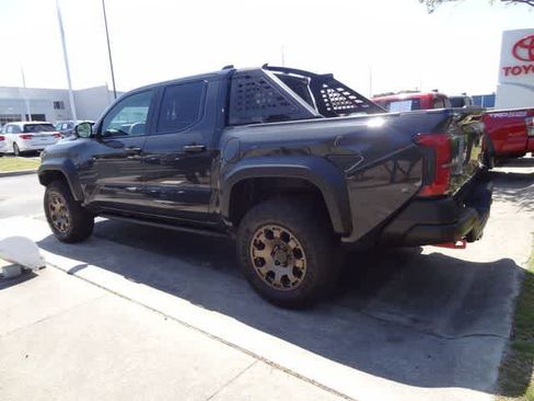 Used 2025 Toyota Tacoma 4x4 Double Cab Hybrid w/ Tow Tech Package image 9