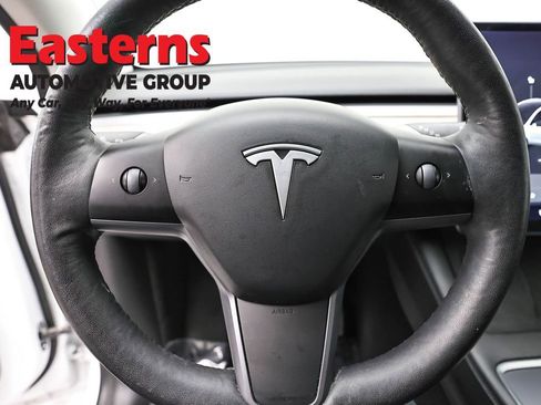 Used 2021 Tesla Model Y Long Range AWD/4WD image 10