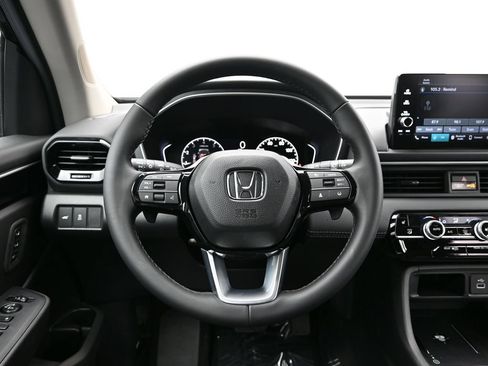 Used 2025 Honda Pilot EX-L image 31
