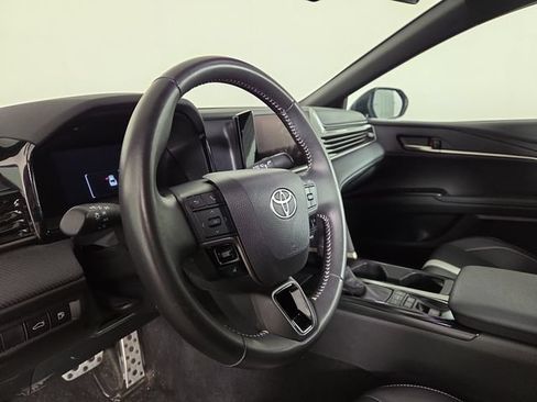 Used 2025 Toyota Camry SE FWD image 14