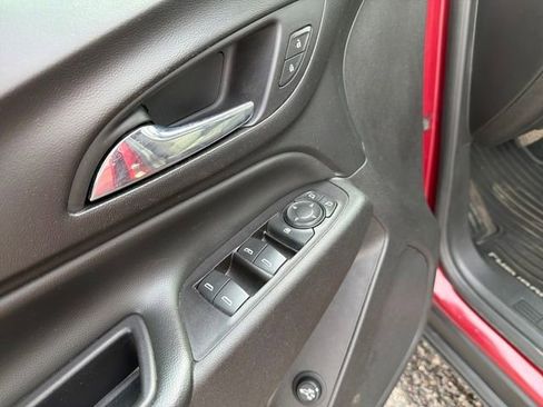 Used 2020 Chevrolet Equinox LT image 14