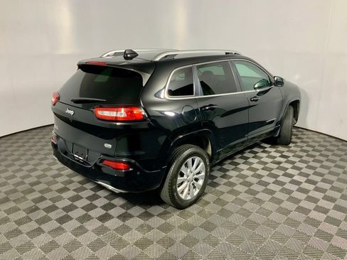 Used 2018 Jeep Cherokee Overland w/ Technology Group AWD/4WD image 16