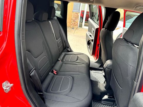 Used 2022 Jeep Renegade Latitude image 21