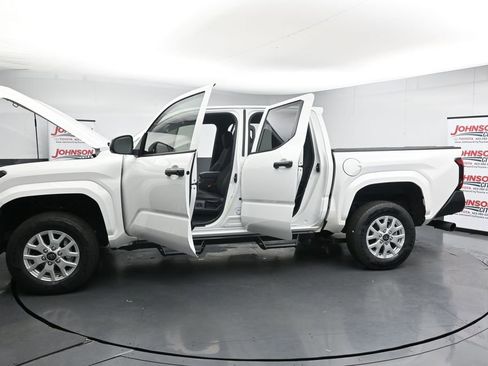 Used 2024 Toyota Tacoma SR AWD/4WD image 42