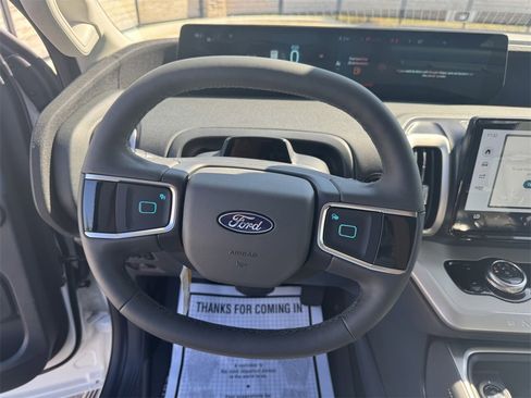 New 2025 Ford Expedition Active image 19