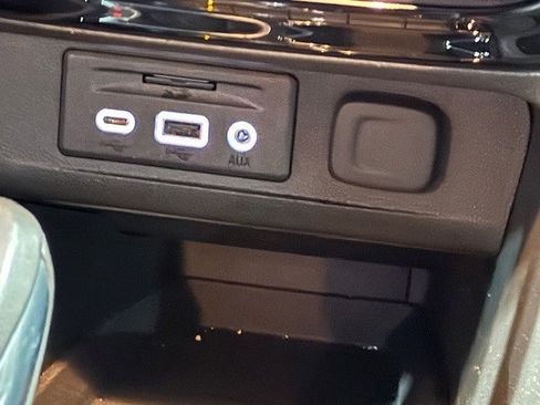 Used 2020 Buick Encore GX Essence w/ Experience Buick Package image 22