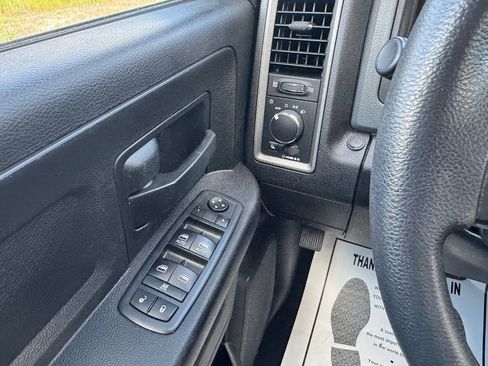 Used 2018 RAM 2500 Tradesman w/ Chrome Appearance Group image 22