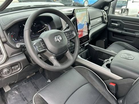 New 2026 RAM 2500 Laramie AWD/4WD image 16