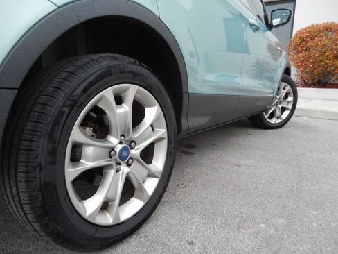 Used 2013 Ford Escape SEL image 17