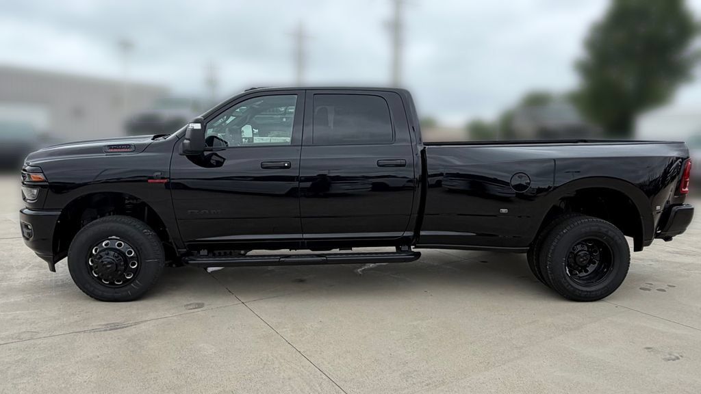 New 2026 RAM 3500 Big Horn AWD/4WD image 4