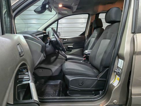 Used 2019 Ford Transit Connect XLT w/ Driver-Assist Package image 13