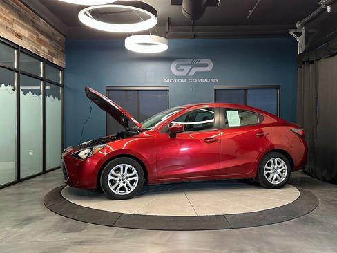 Used 2017 Toyota Yaris iA image 23