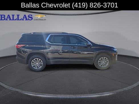Used 2023 Chevrolet Traverse LT image 9